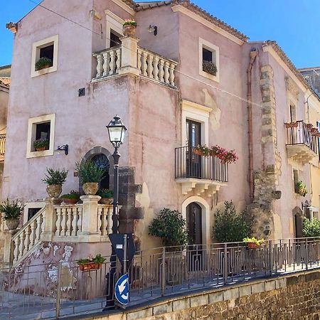 B&B Santapau Charme Living Licodia Eubea Kültér fotó
