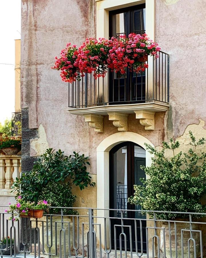 B&B Santapau Charme Living Licodia Eubea Kültér fotó