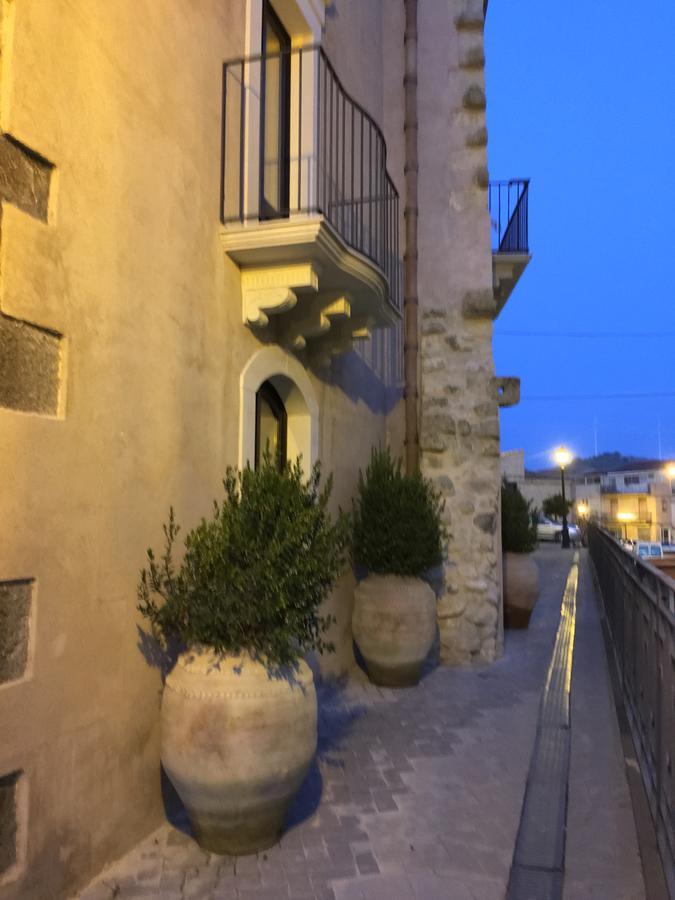 B&B Santapau Charme Living Licodia Eubea Kültér fotó