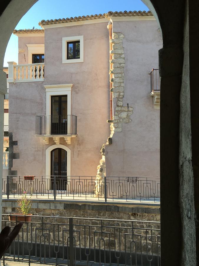B&B Santapau Charme Living Licodia Eubea Kültér fotó